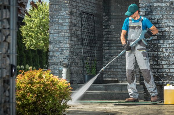 Cost of Outside House Cleaning in West Chester